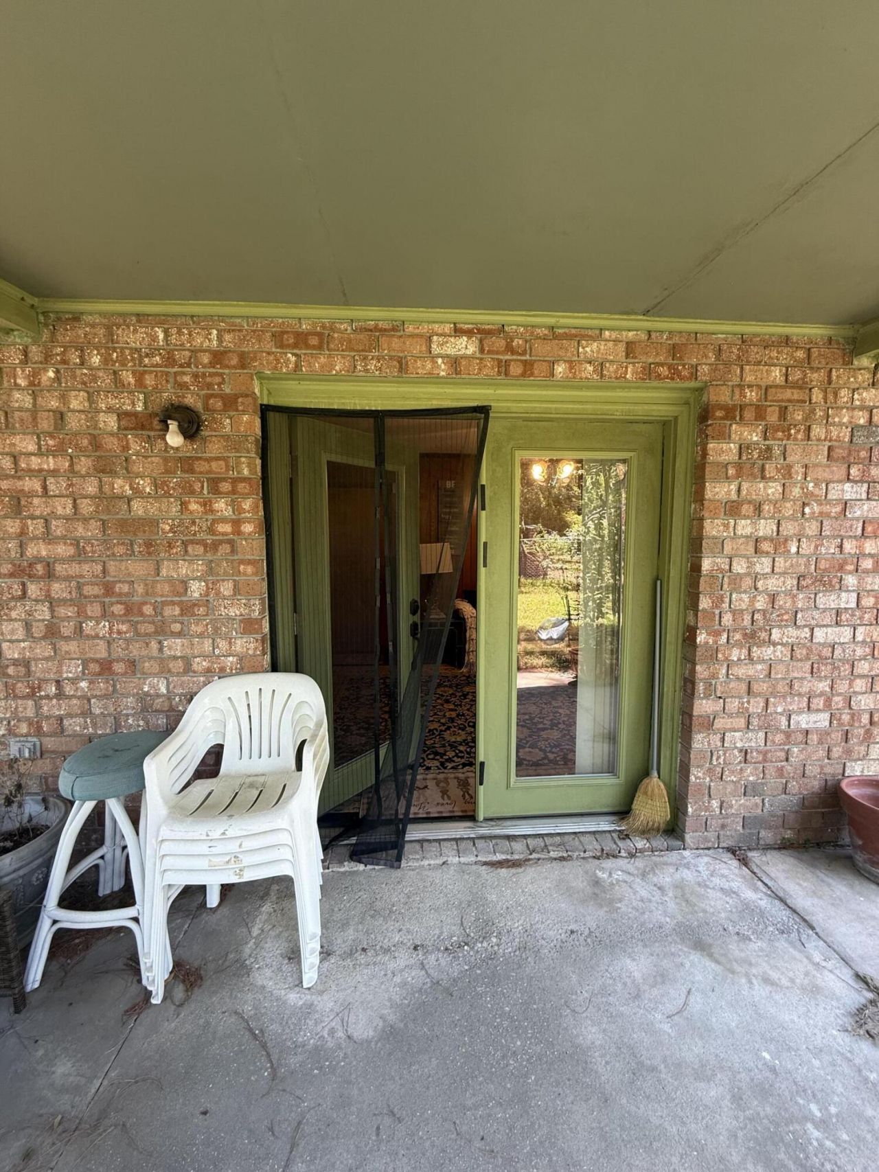 1471 Woodhill Terrace Photo 19