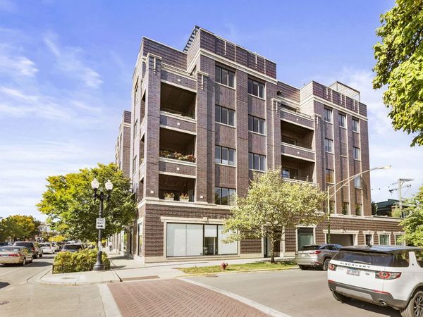 4802 N Bell Avenue, Unit 201, Chicago, IL 60625