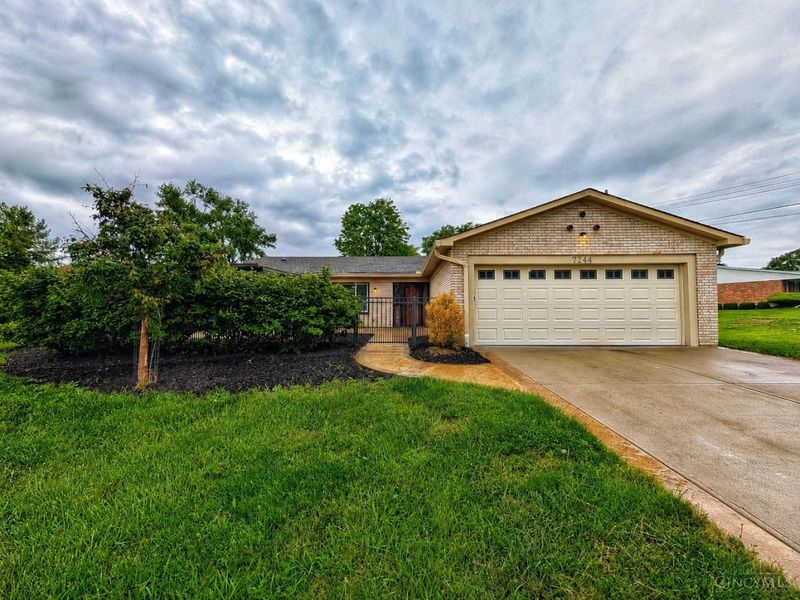 7244 Hollywood Drive, West Chester, OH 45069 Photo 1
