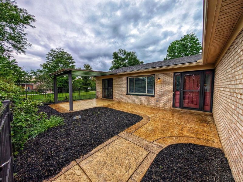 7244 Hollywood Drive, West Chester, OH 45069 Photo 2