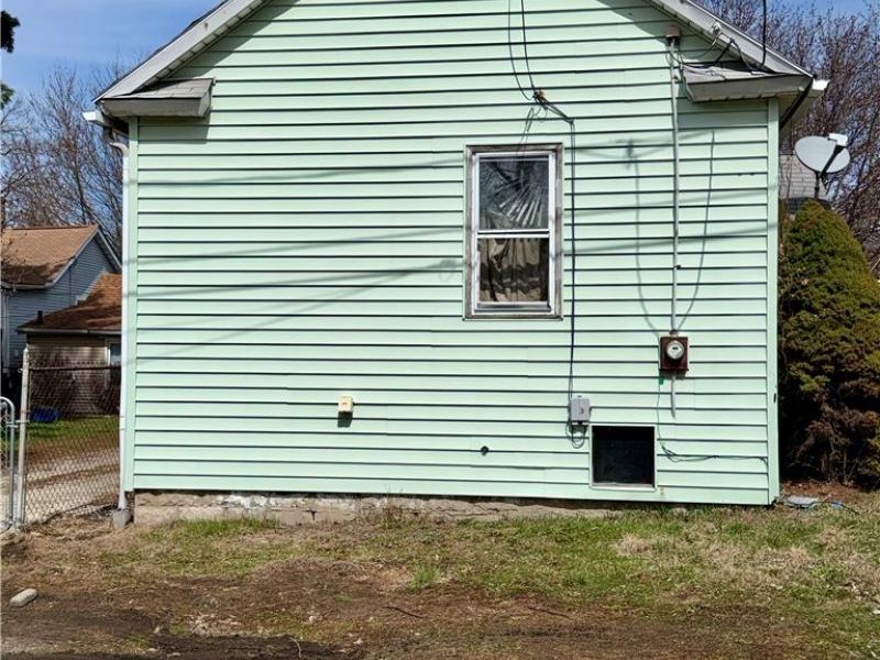1304 Lakeshore Boulevard, Akron, OH 44301 Photo 3