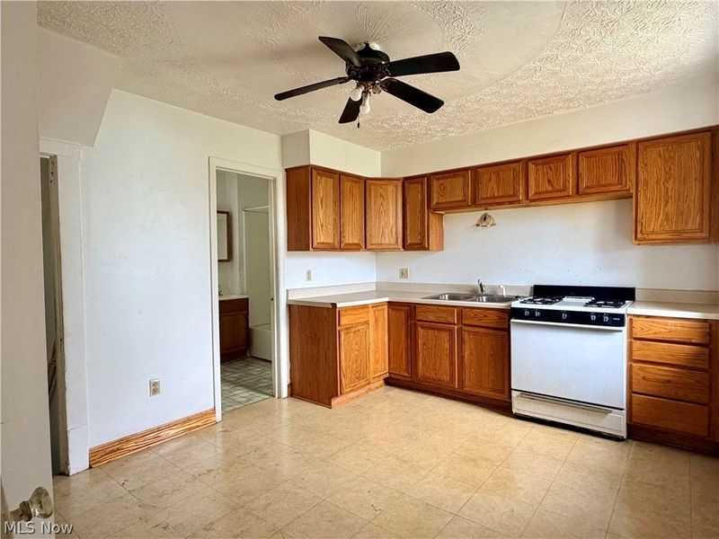 1304 Lakeshore Boulevard, Akron, OH 44301 Photo 6