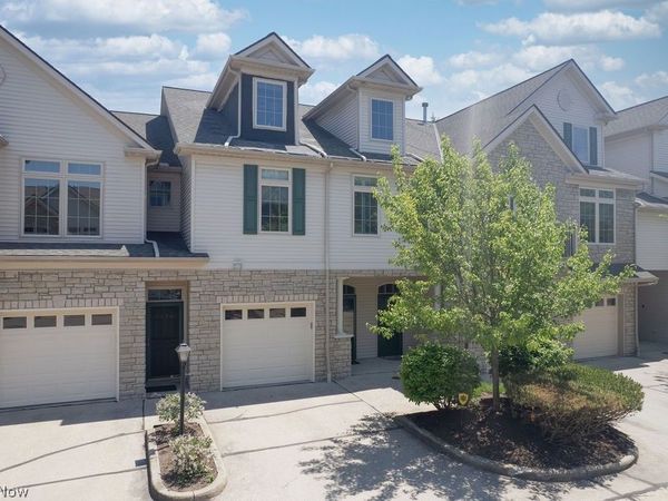 3158 Richmond Road, Unit 3158, Beachwood, OH 44122