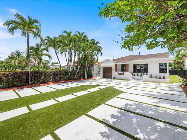 1405 Lenox Ave , Miami Beach, FL 33139