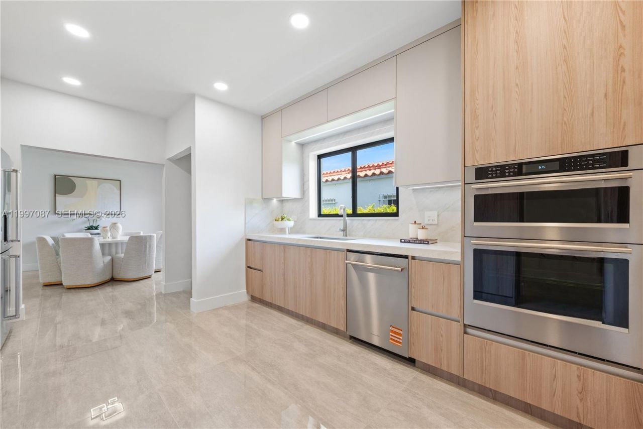 1405 Lenox Ave , Miami Beach, FL 33139 Photo