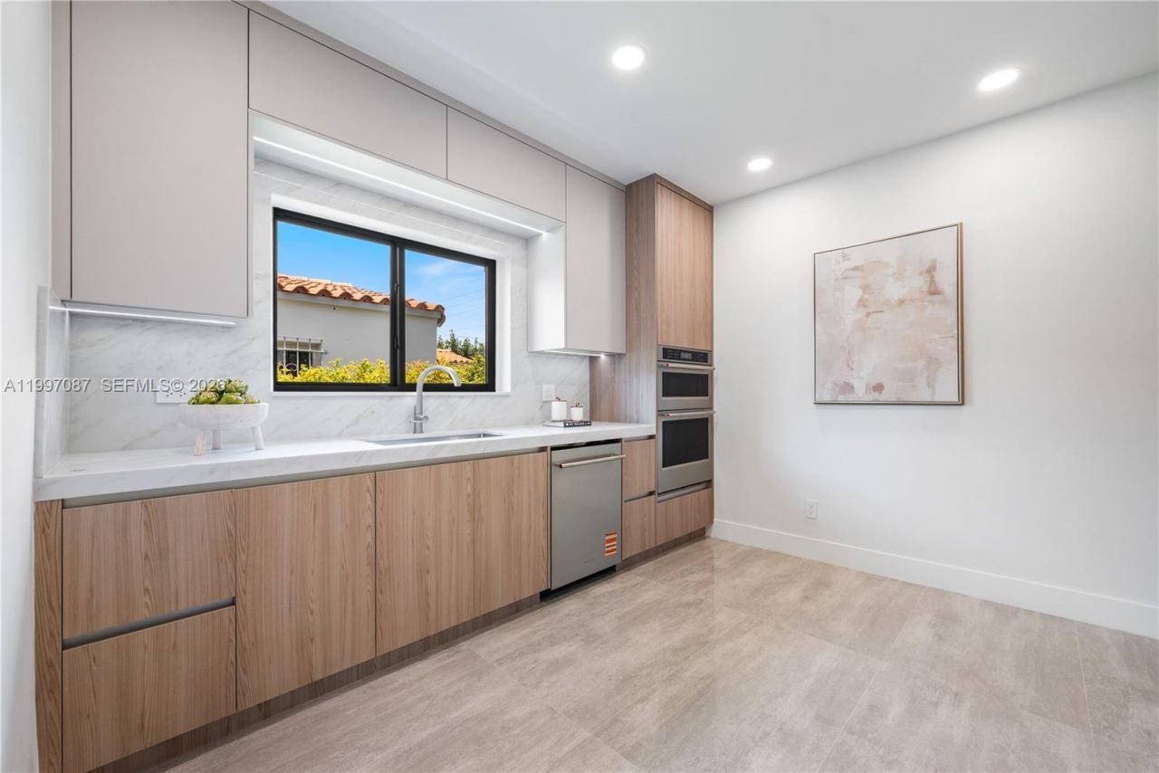 1405 Lenox Ave , Miami Beach, FL 33139 Photo