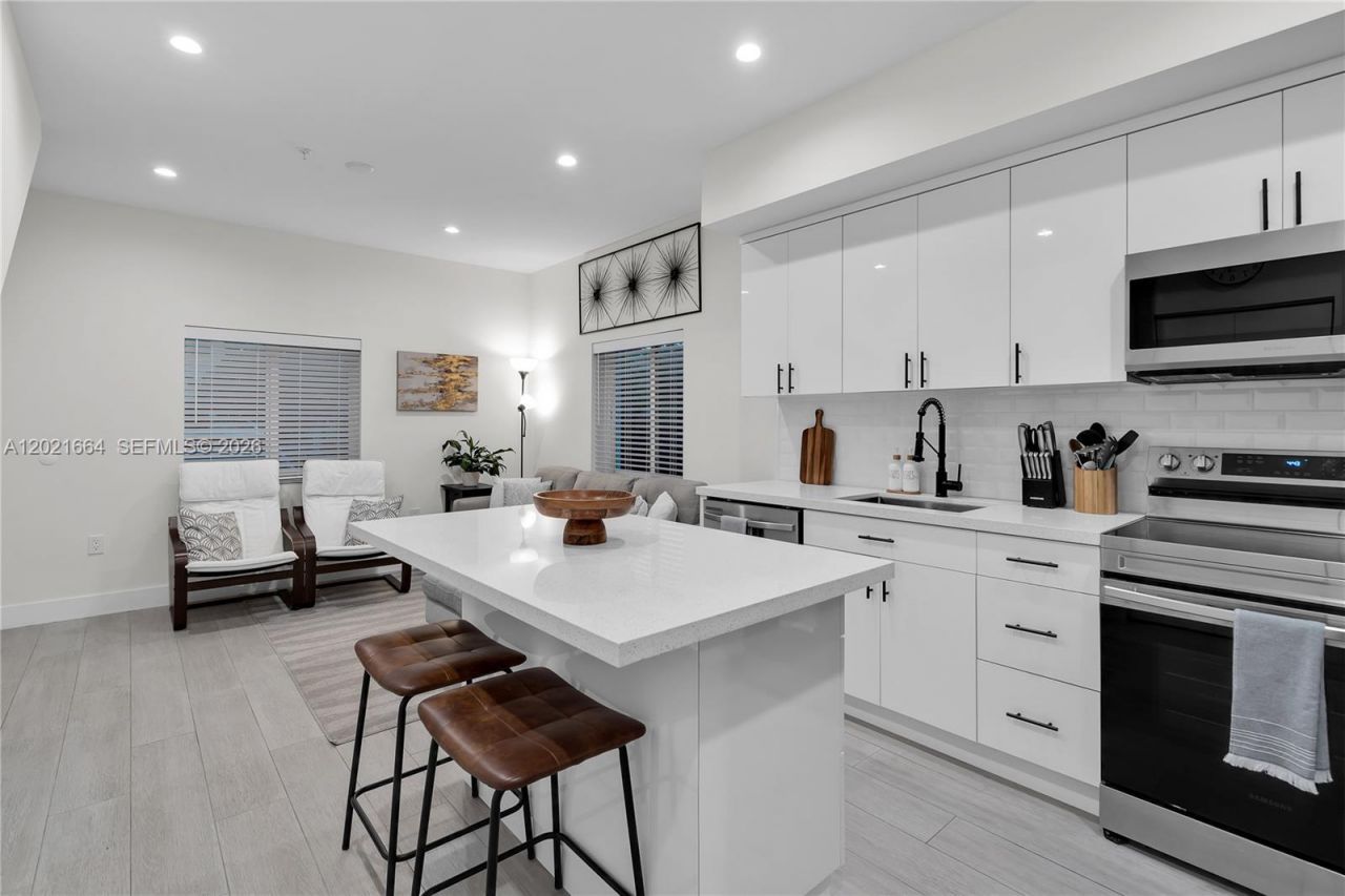 1786 SW 9th St , Unit 1, Miami, FL 33135 Photo