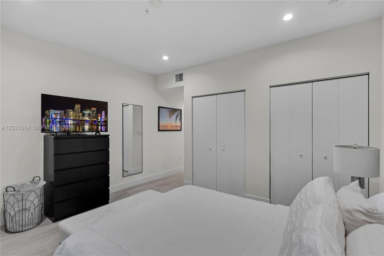 1786 SW 9th St , Unit 1, Miami, FL 33135 Photo