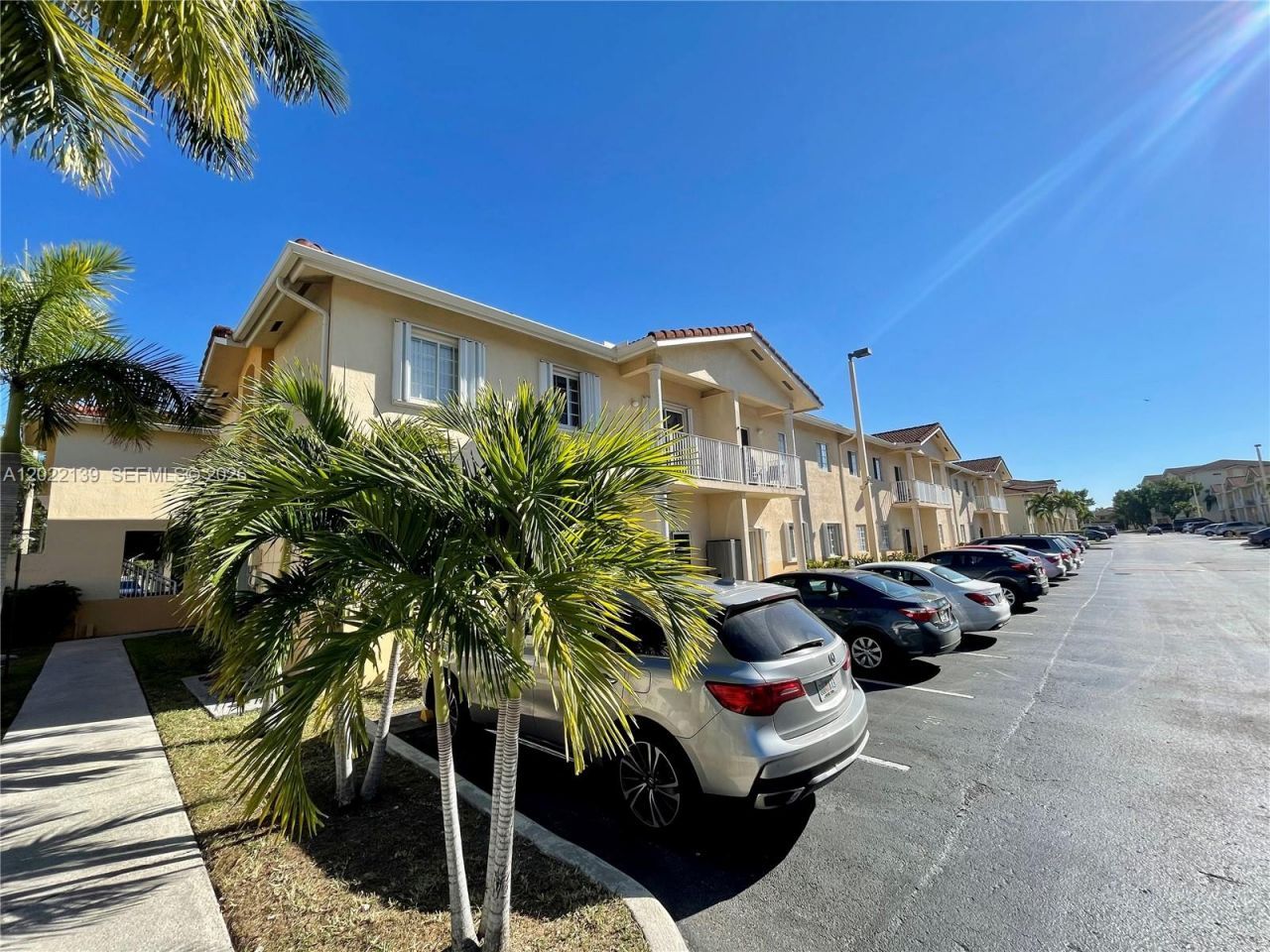 6912 NW 179th St , Unit 2043, Hialeah, FL 33015 Photo