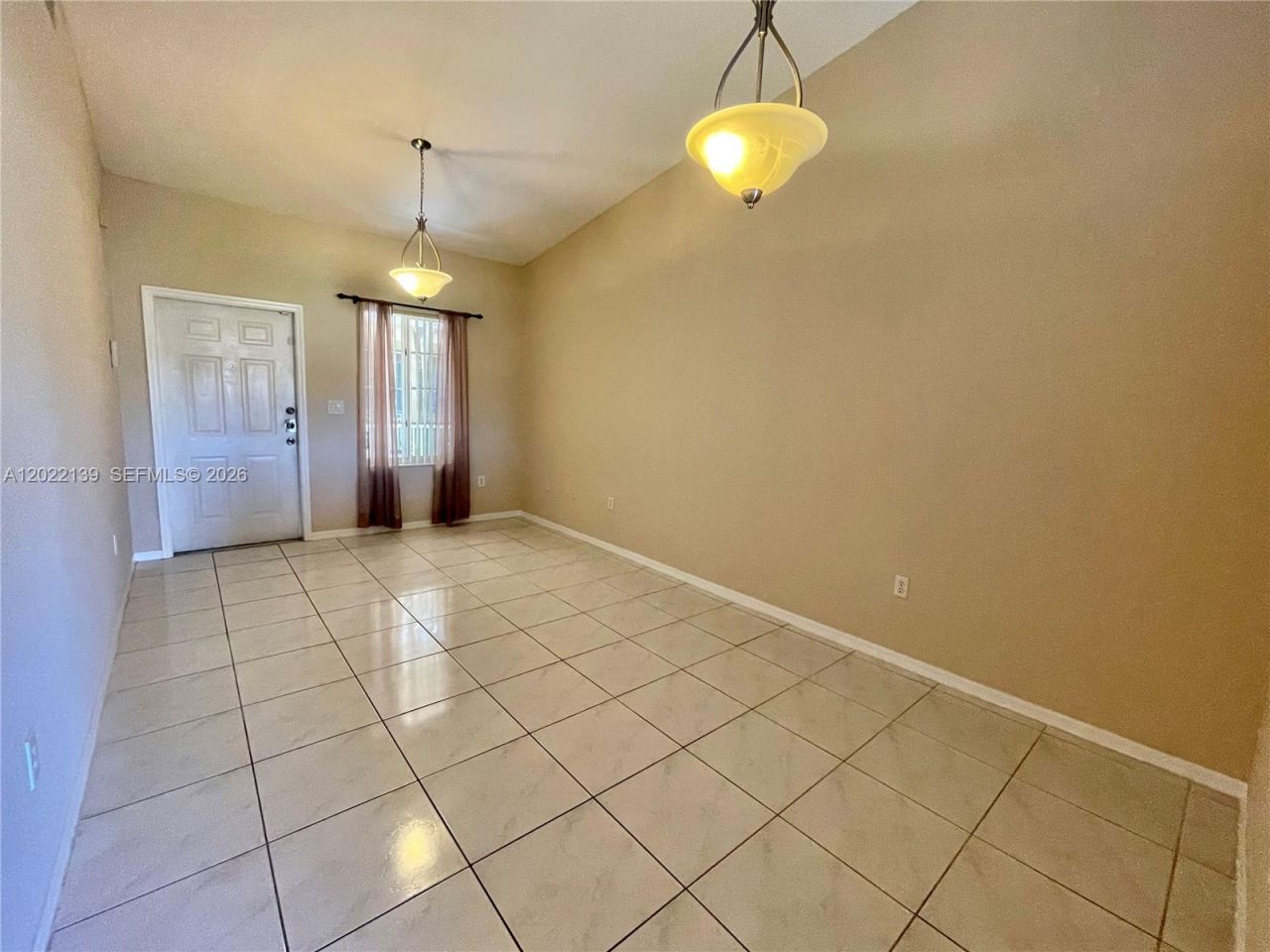 6912 NW 179th St , Unit 2043, Hialeah, FL 33015 Photo