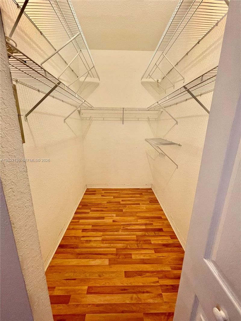 6912 NW 179th St , Unit 2043, Hialeah, FL 33015 Photo