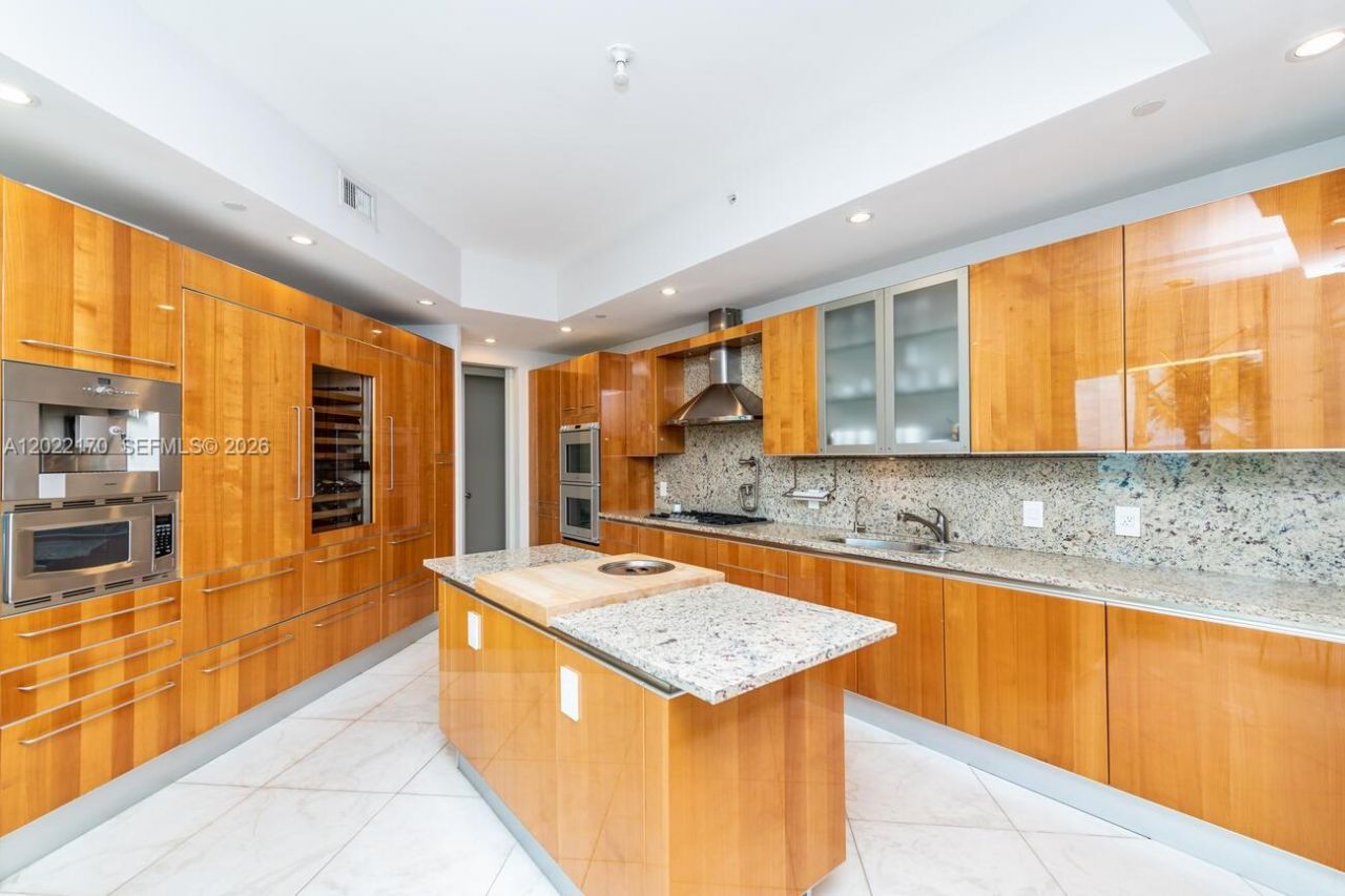 16051 Collins Ave , Unit 404, Sunny Isles Beach, FL 33160 Photo
