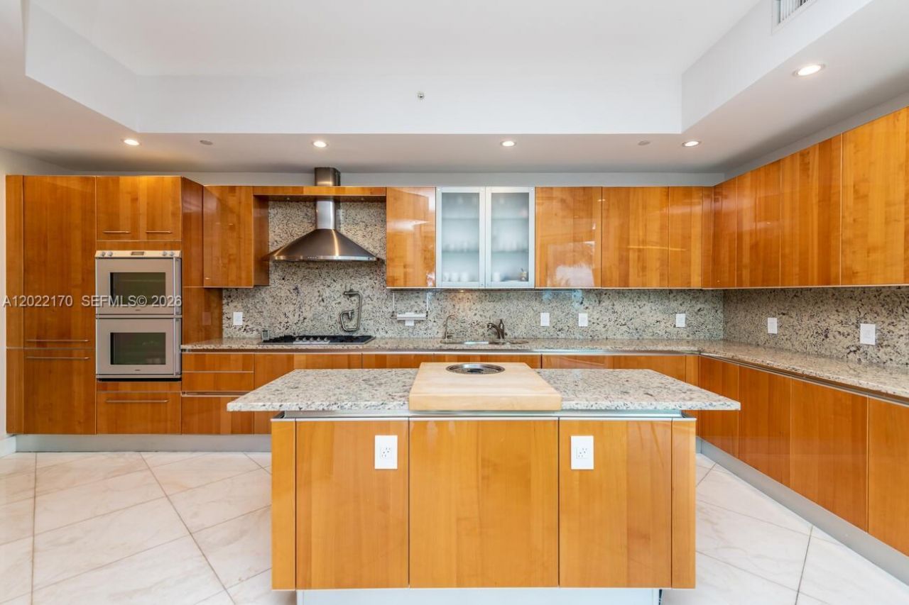 16051 Collins Ave , Unit 404, Sunny Isles Beach, FL 33160 Photo