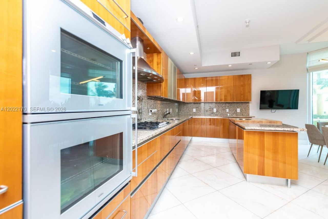16051 Collins Ave , Unit 404, Sunny Isles Beach, FL 33160 Photo