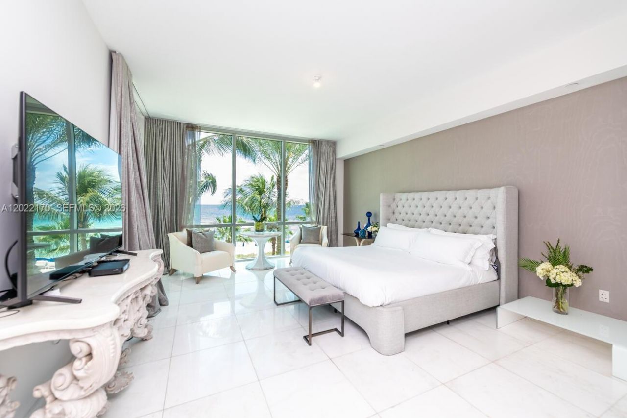 16051 Collins Ave , Unit 404, Sunny Isles Beach, FL 33160 Photo