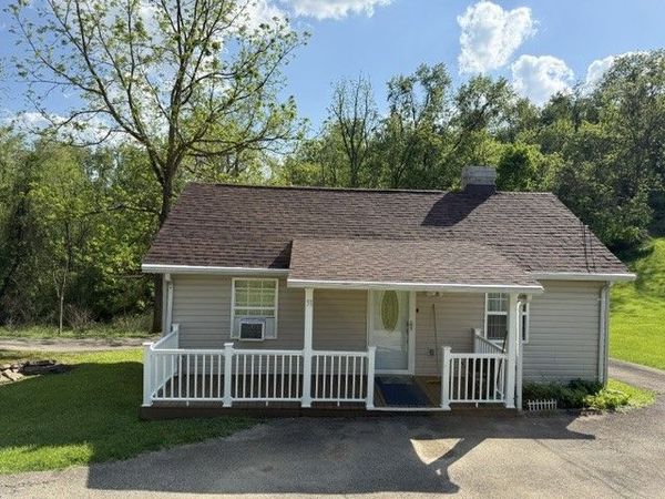 51 Hickory St , Bentleyville, PA 15021