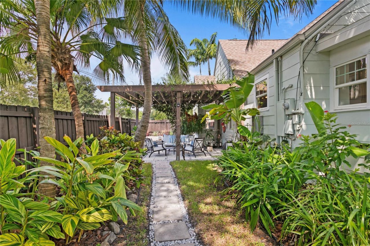 1101 11th Street N, Saint Petersburg, FL 33705 Photo