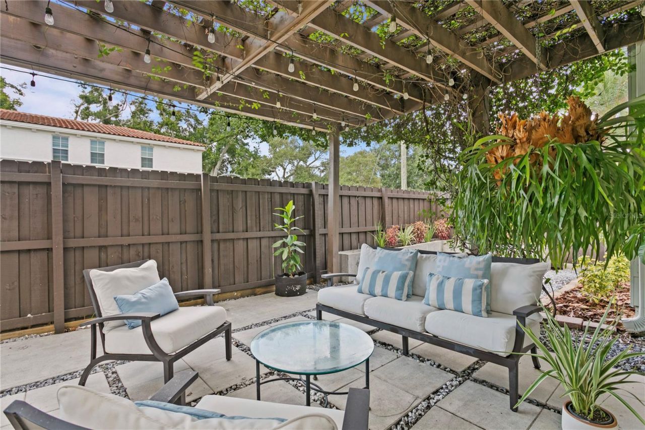 1101 11th Street N, Saint Petersburg, FL 33705 Photo