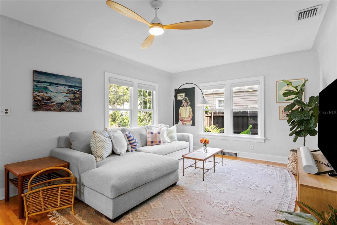 1101 11th Street N, Saint Petersburg, FL 33705 Photo