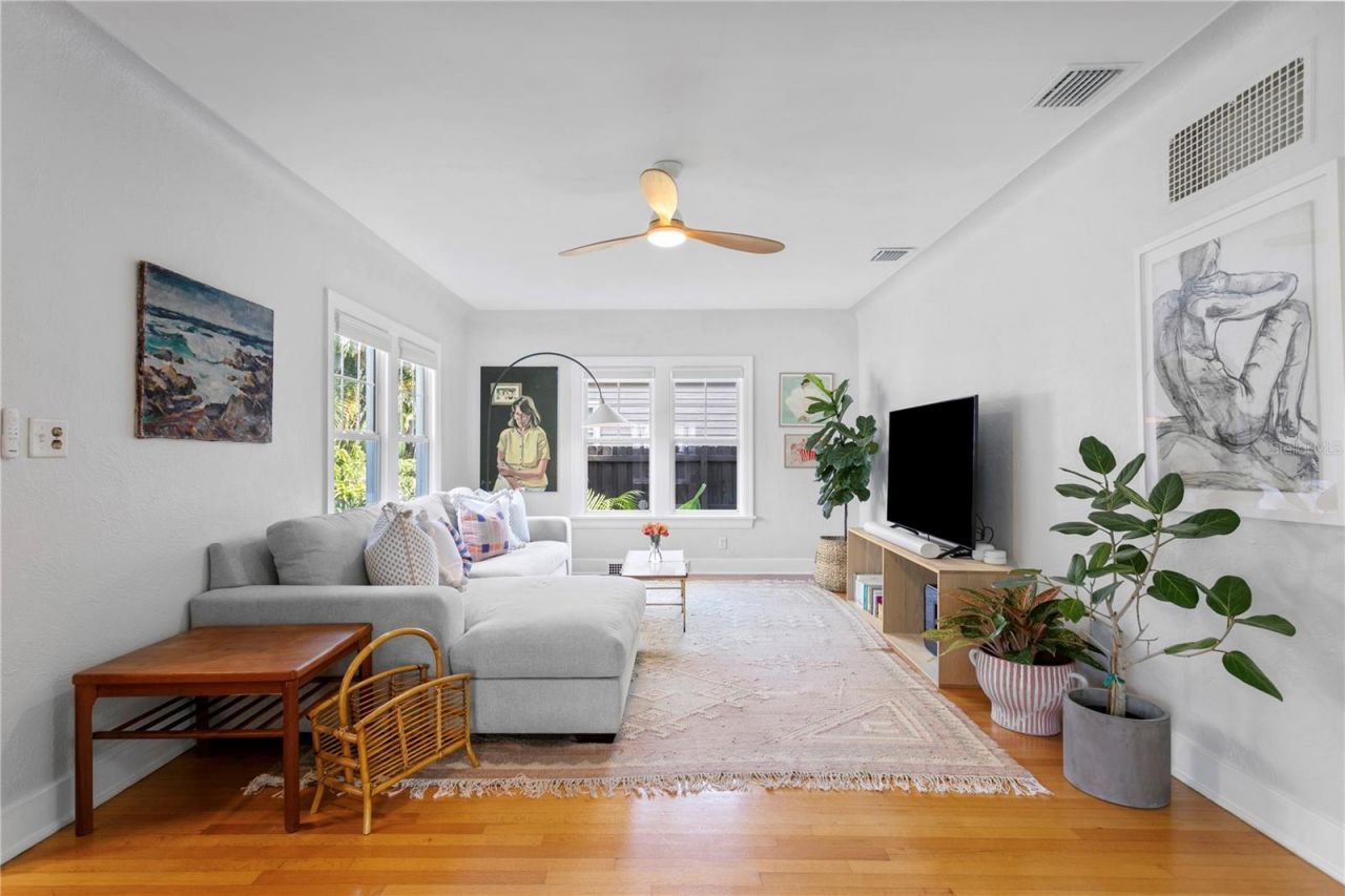 1101 11th Street N, Saint Petersburg, FL 33705 Photo