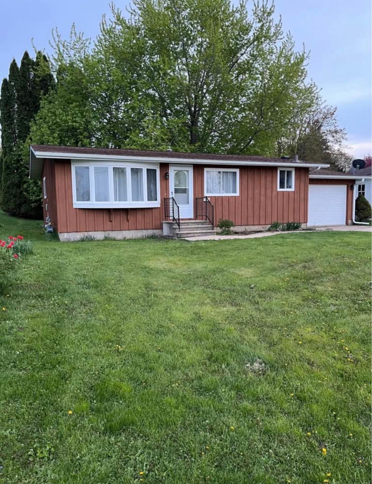 322 W Prairie Avenue , Mabel, MN 55954