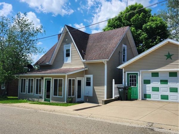 674 S Monroe Street, Millersburg, OH 44654