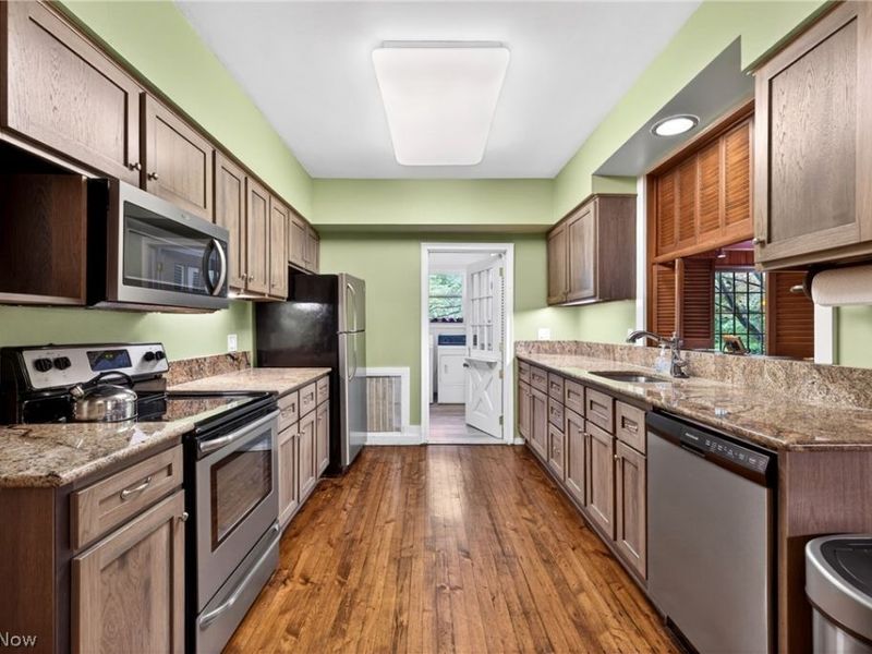 3555 Birch Tree Path, Cleveland Heights, OH 44121 Photo 19