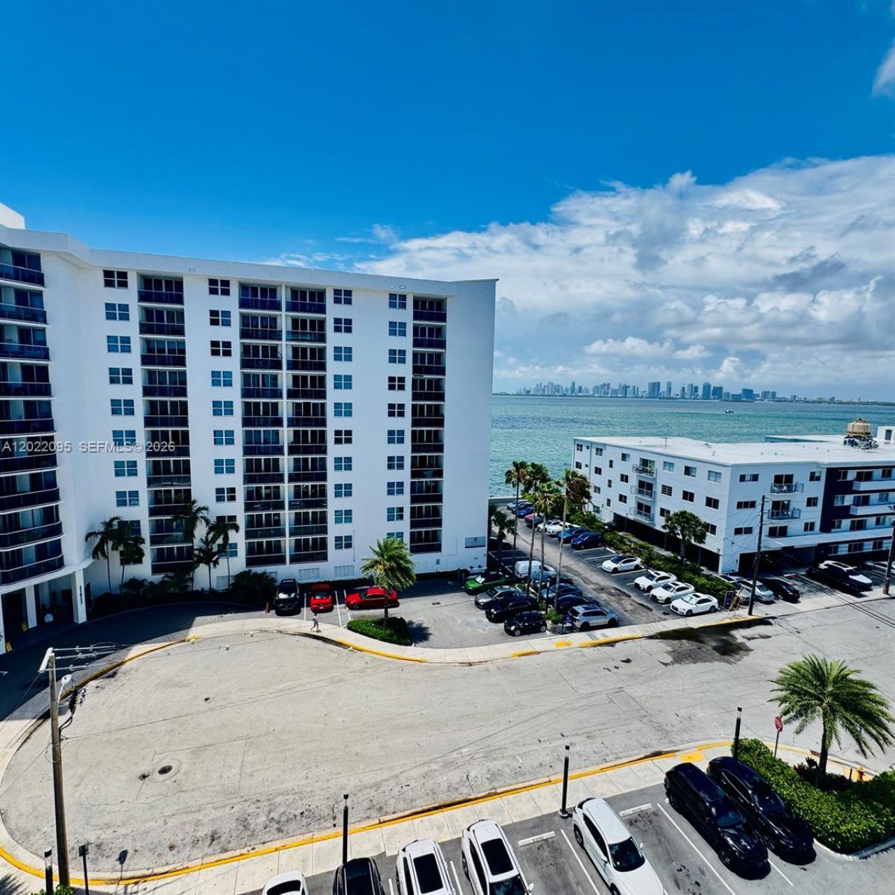 7501 E Treasure Dr , Unit 7R, North Bay Village, FL 33141 Photo
