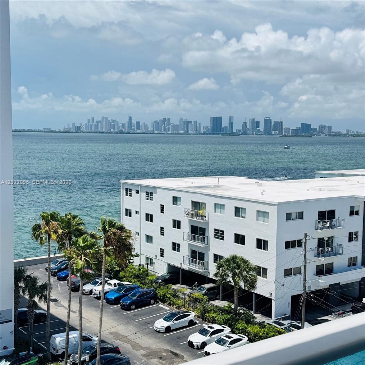 7501 E Treasure Dr , Unit 7R, North Bay Village, FL 33141 Photo