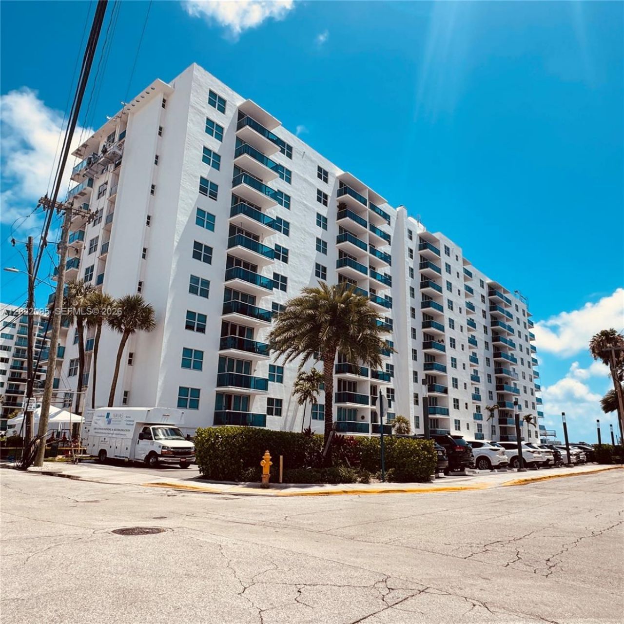 7501 E Treasure Dr, Unit 7R, North Bay Village, FL 33141 Photo