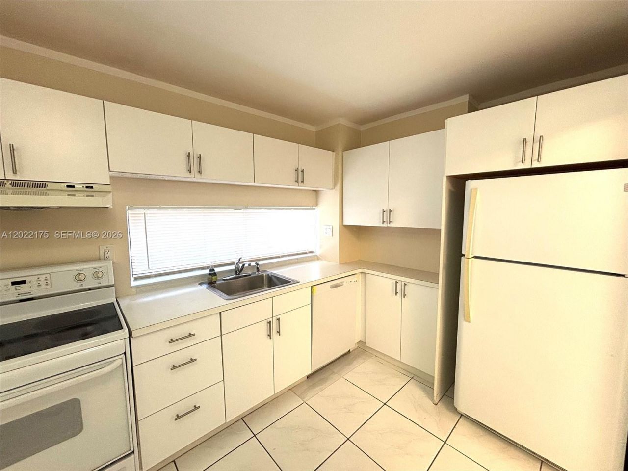 17011 N Bay Rd , Unit 1018, Sunny Isles Beach, FL 33160 Photo