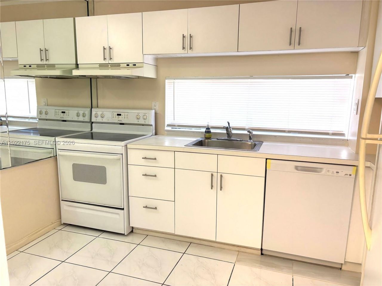 17011 N Bay Rd , Unit 1018, Sunny Isles Beach, FL 33160 Photo