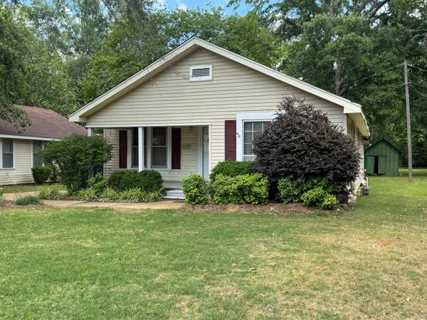 122 N Columbia St., Pontotoc, MS 38863