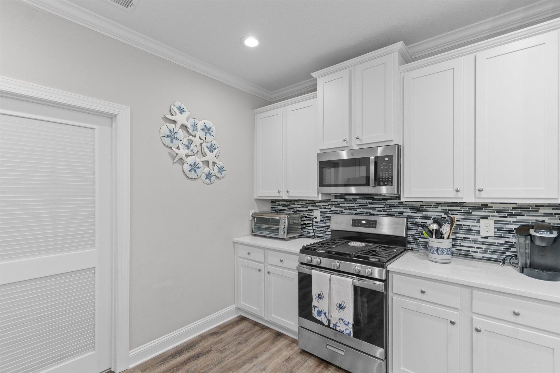 908 Jackline Place  Photo 14