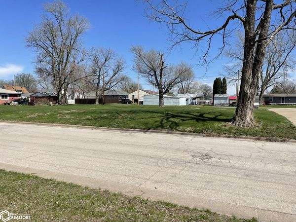 TBD Douglas Avenue, Burlington, IA 52601