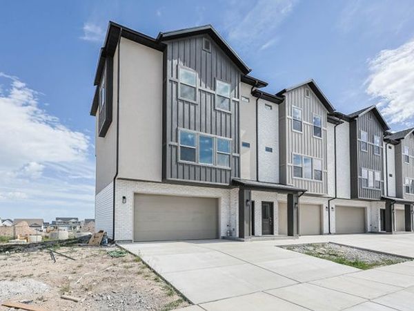 636 W CAROLES WAY , Unit 7, Tooele, UT 84074