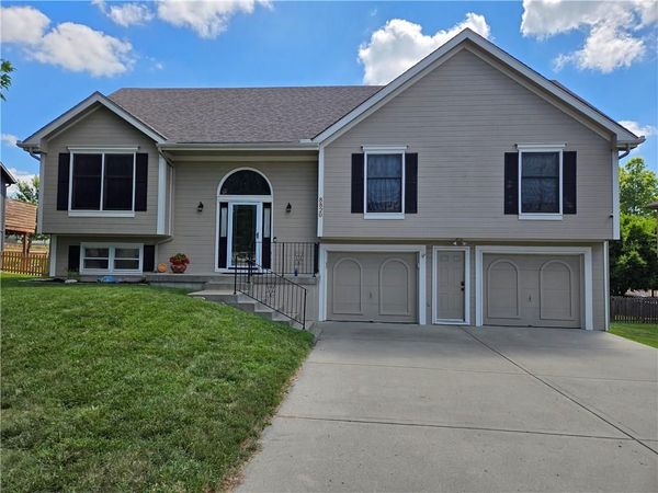 8820 NE 110th Street, Kansas City, MO 64157