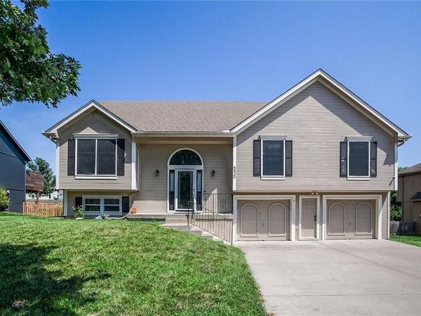 8820 NE 110th Street, Kansas City, MO 64157