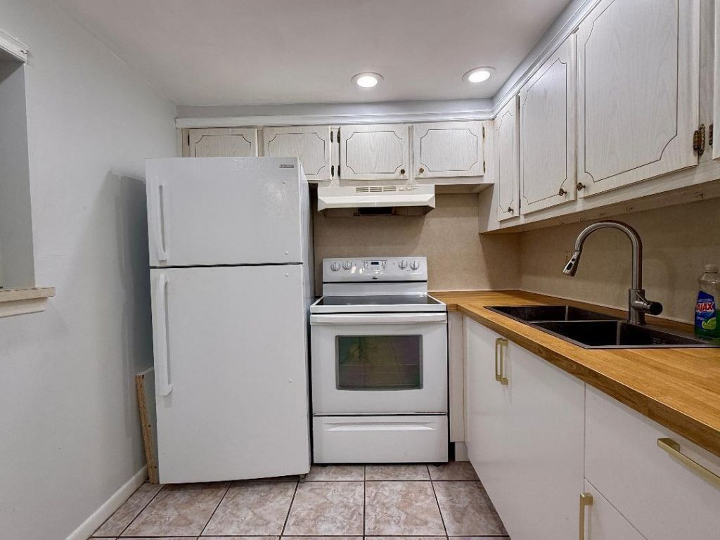 54 Salisbury C, Unit 54, West Palm Beach, FL 33417 Photo