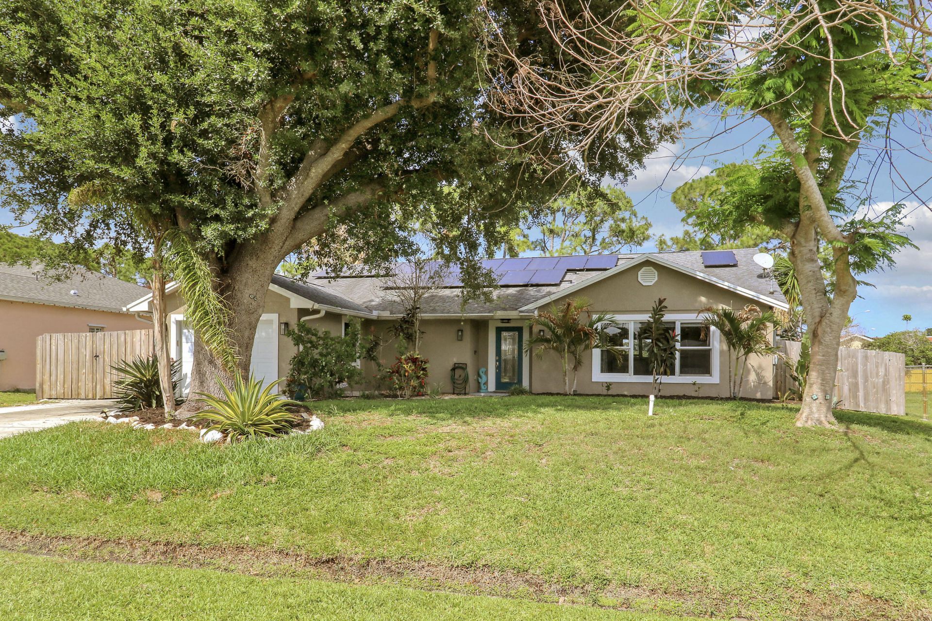 1881 SW Taurus Lane, Port Saint Lucie, FL 34984 Photo