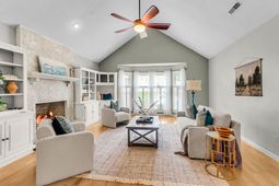 104 Dresden Drive photo 4