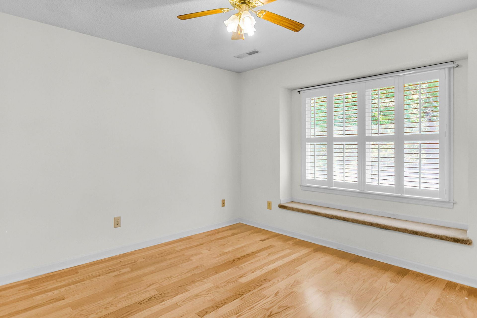 104 Dresden Drive Photo 30