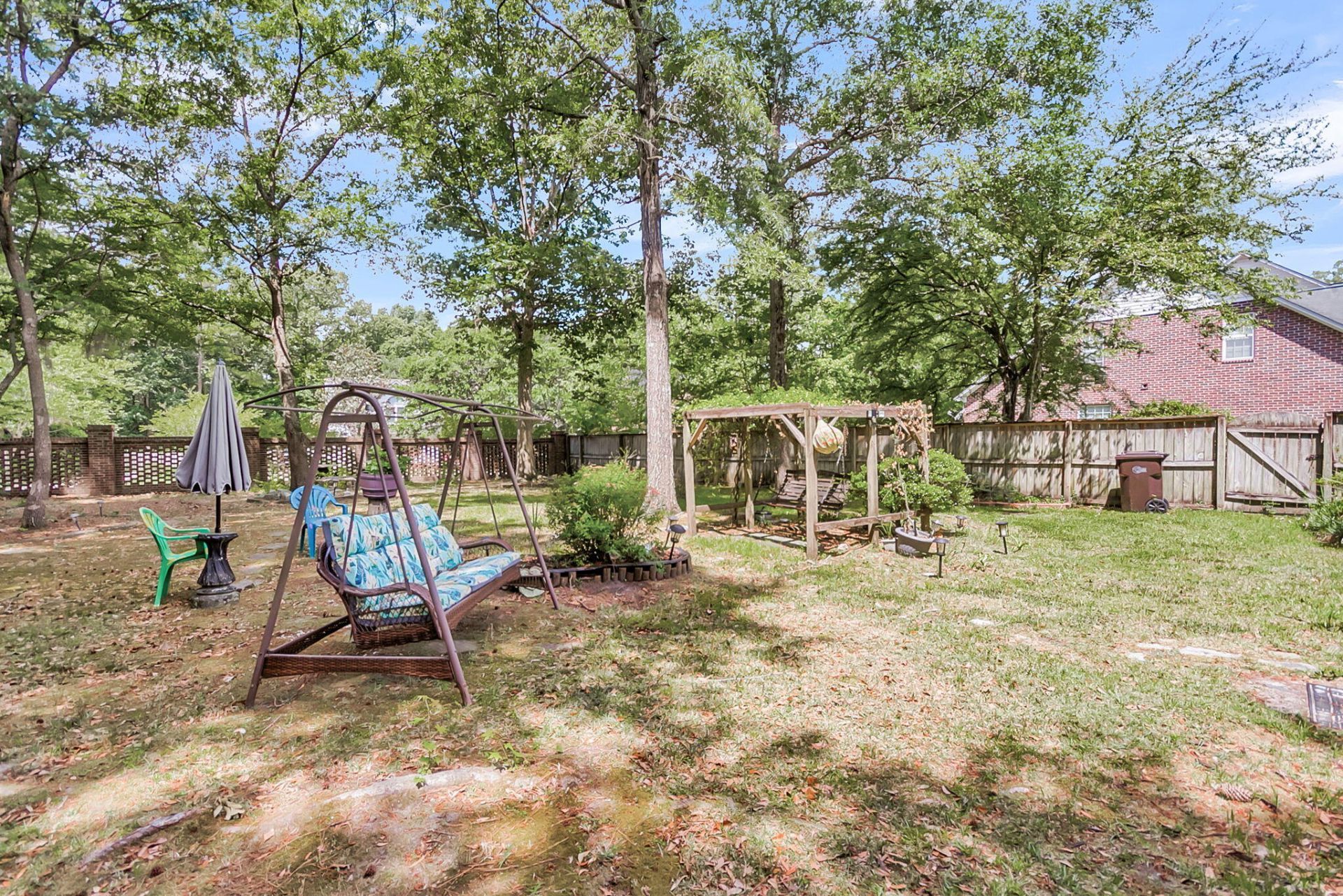 104 Dresden Drive Photo 36