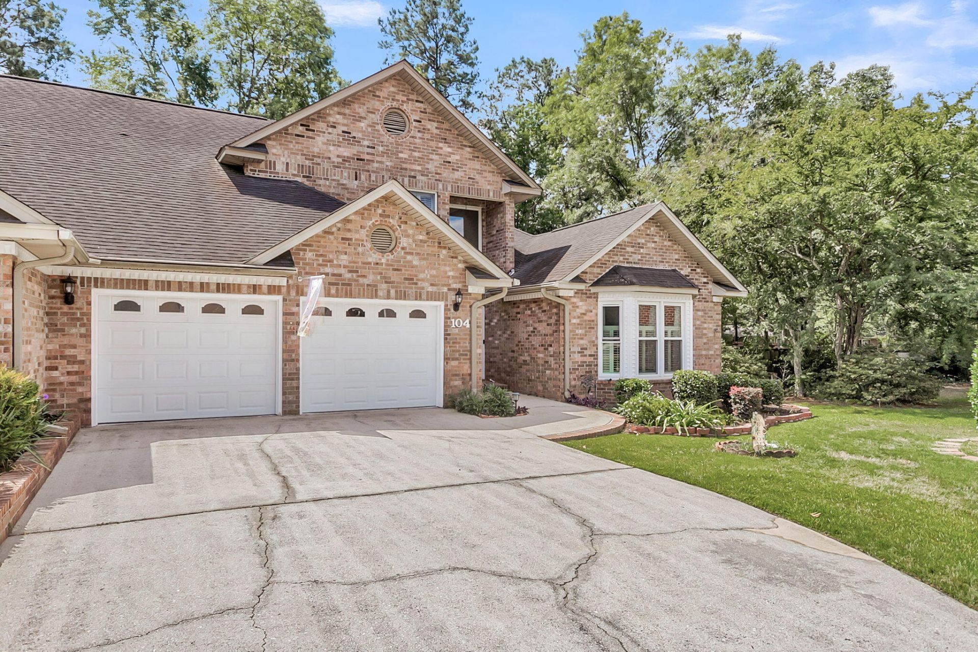 104 Dresden Drive Photo 42