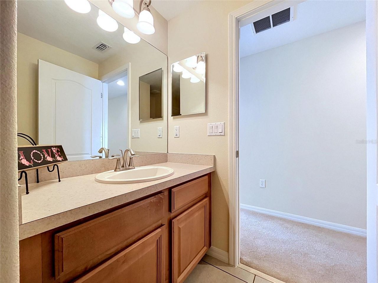 10144 Arbor Run Drive, Unit 31, Tampa, FL 33647 Photo