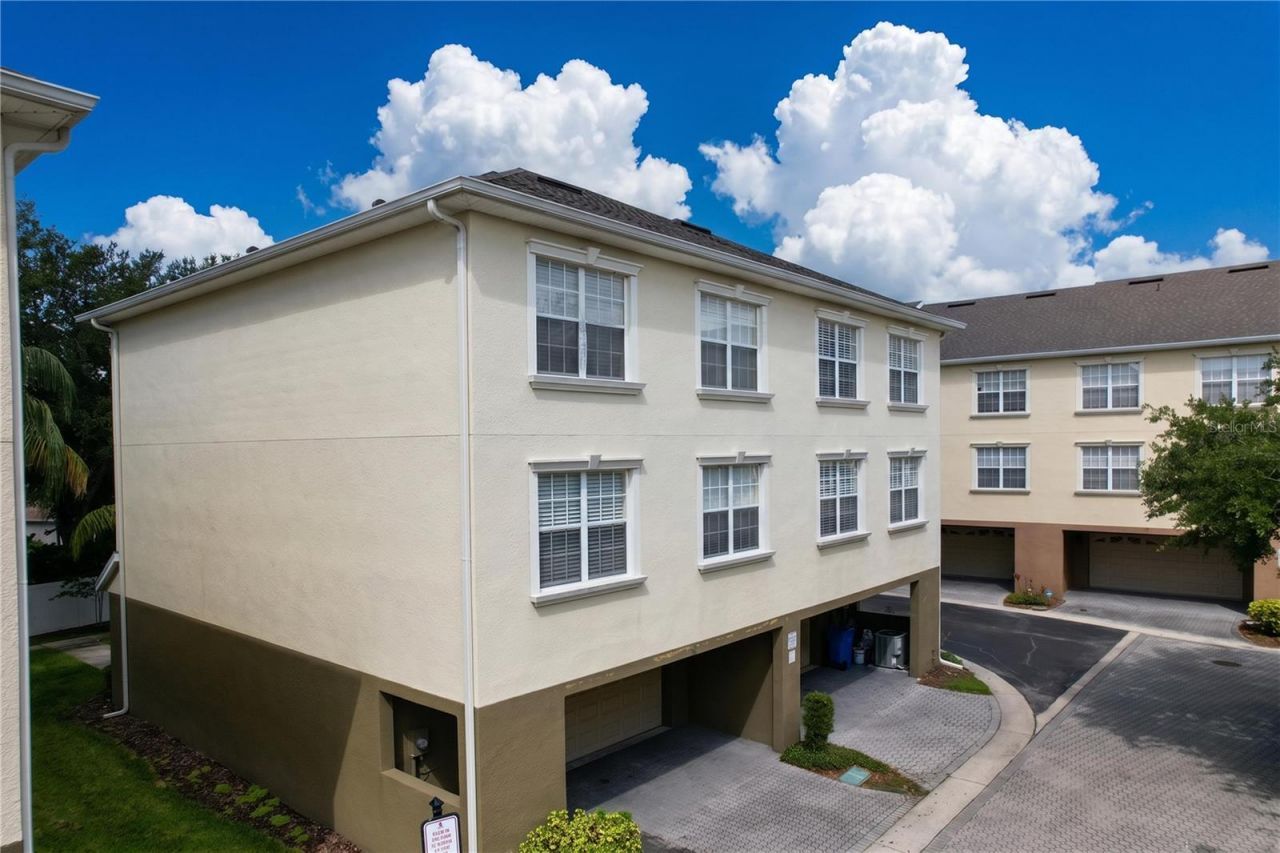 10144 Arbor Run Drive, Unit 31, Tampa, FL 33647 Photo