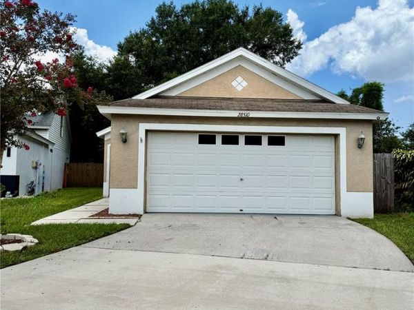 28510 SEASHELL COURT , WESLEY CHAPEL, FL 33545
