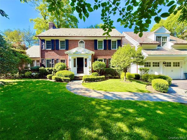 7 Harcourt Road, Scarsdale, NY 10583