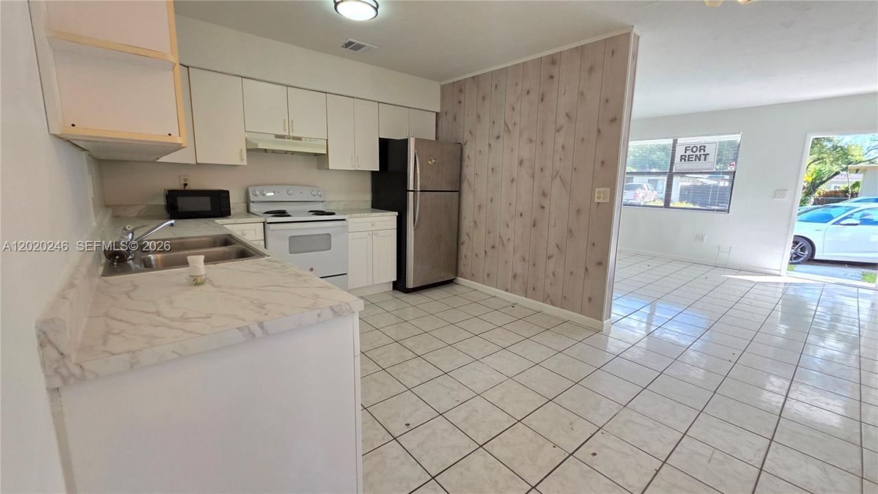 525 NE 132nd Ter , Unit 525 or 527, North Miami, FL 33161 Photo