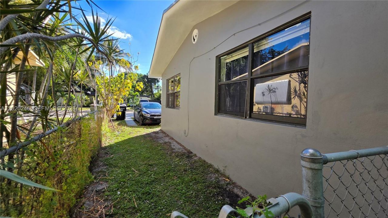 525 NE 132nd Ter , Unit 525 or 527, North Miami, FL 33161 Photo
